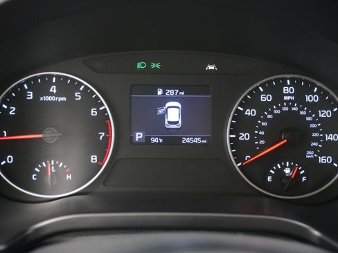 Used 2023 Kia Seltos LX AWD/4WD image 15