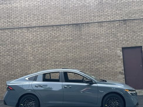 New 2026 Nissan Sentra SV w/ SV Convenience Package FWD image 5