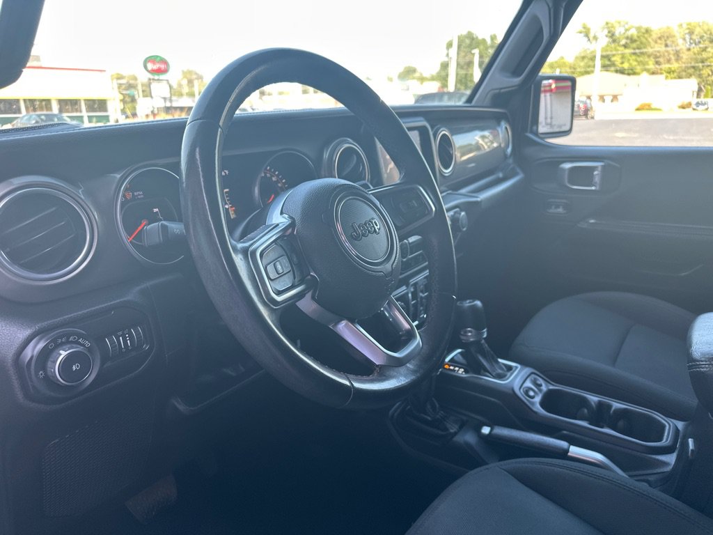 Used 2018 Jeep Wrangler Unlimited Sahara AWD/4WD image 27