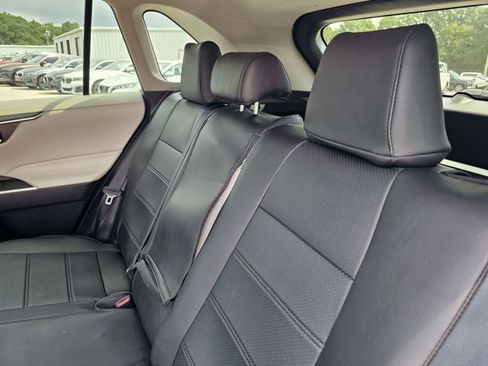 Used 2021 Toyota RAV4 XLE FWD image 33