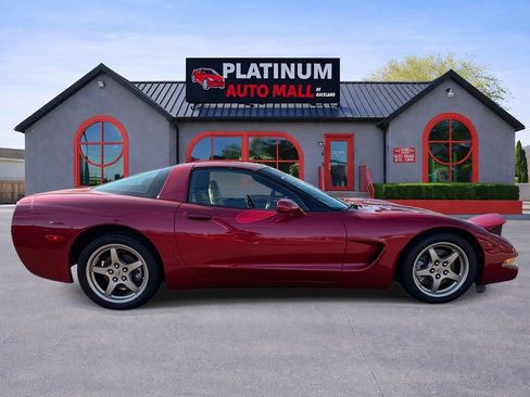 Used 2004 Chevrolet Corvette Coupe w/ Roof Package image 5