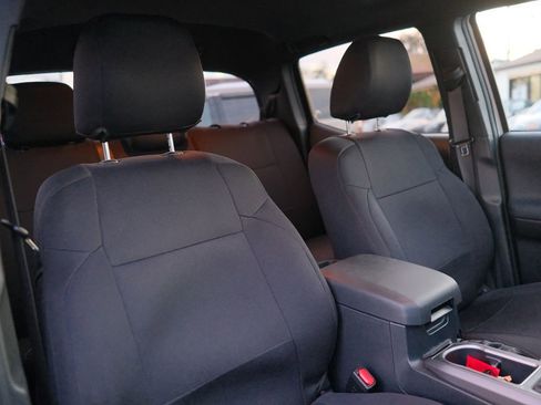 Used 2020 Toyota Tacoma TRD Sport image 30