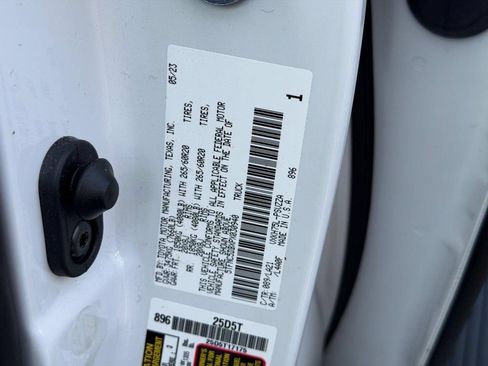 Used 2023 Toyota Tundra Platinum AWD/4WD image 25