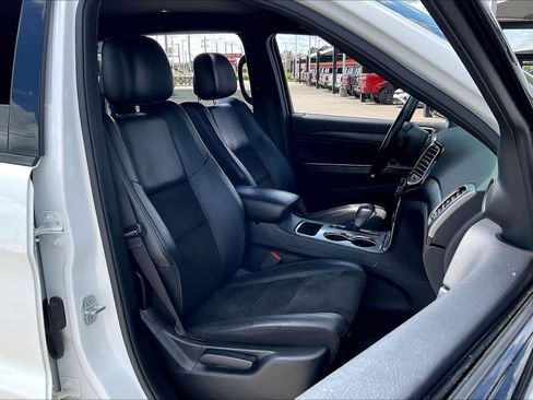 Used 2019 Jeep Grand Cherokee Altitude image 9