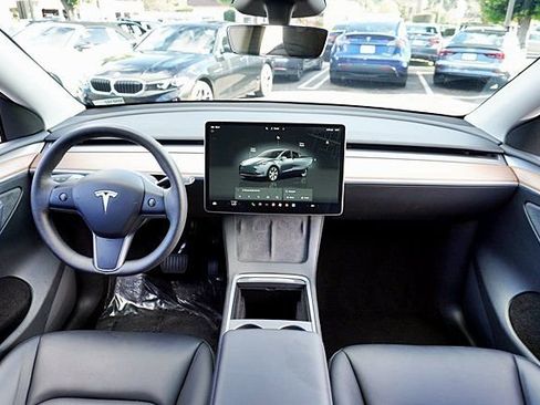 Used 2023 Tesla Model Y 2WD image 19