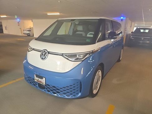 Used 2025 Volkswagen ID. Buzz 1st Edition AWD/4WD image 3