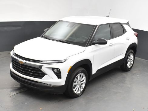 Used 2025 Chevrolet TrailBlazer LS w/ LS Convenience Package FWD image 31