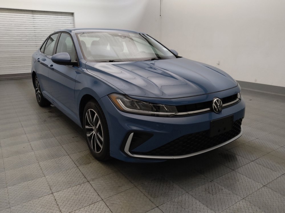 Used 2025 Volkswagen Jetta SE FWD image 13