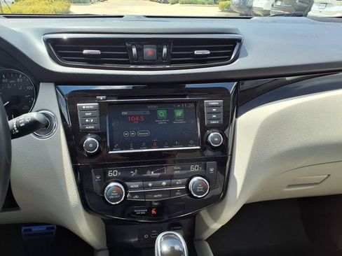 Used 2022 Nissan Rogue Sport SL w/ Premium Package AWD/4WD image 24