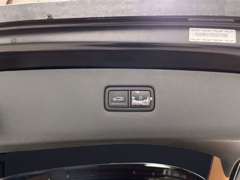 Used 2025 Genesis GV80 3.5T Advanced image 17