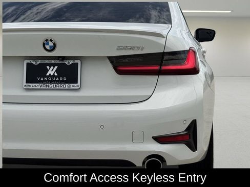 Used 2022 BMW 330i xDrive Sedan w/ Driving Assistance Package AWD/4WD image 5