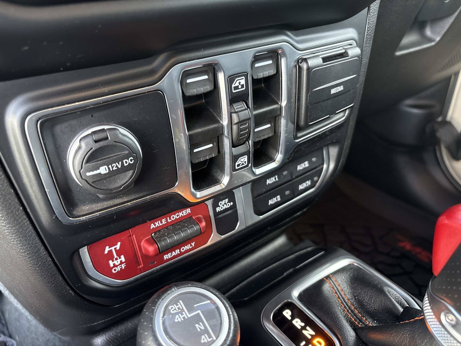 Used 2022 Jeep Gladiator Mojave w/ LED Lighting Group AWD/4WD image 25