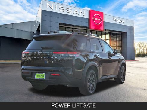New 2025 Nissan Pathfinder SV image 8