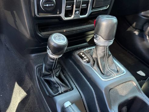 Used 2023 Jeep Wrangler Unlimited Sahara AWD/4WD image 24