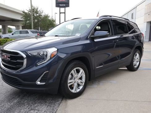 Used 2018 GMC Terrain SLE w/ Driver Convenience Package FWD image 3