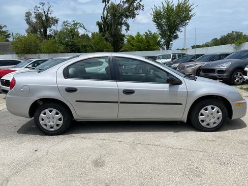 Used 2004 Dodge Neon SE FWD image 6