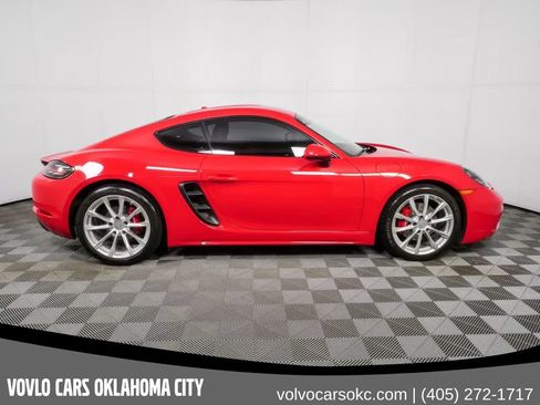 Used 2018 Porsche 718 Cayman RWD image 6