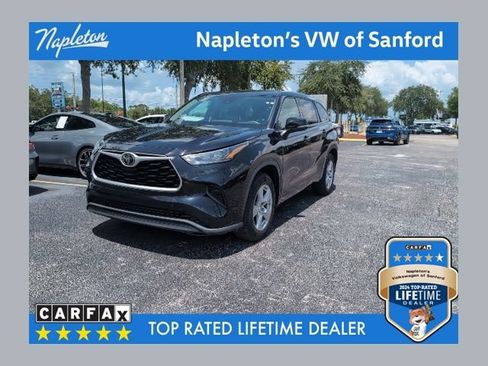 Used 2020 Toyota Highlander L FWD image 1