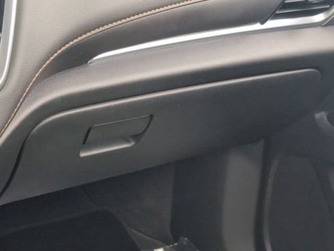 Used 2019 Chevrolet Traverse LT FWD image 17