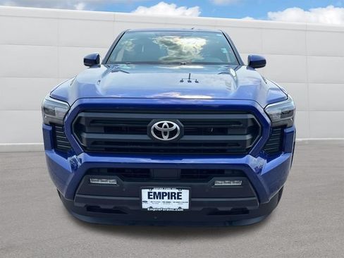 Used 2025 Toyota Tacoma SR5 AWD/4WD image 11