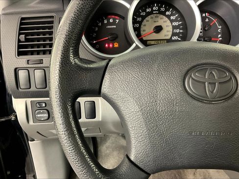 Used 2005 Toyota Tacoma 4x4 Access Cab image 12