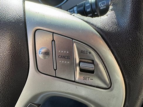 Used 2013 Hyundai Tucson GLS image 38