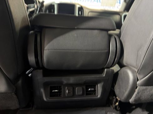 Used 2021 Chevrolet Silverado 1500 LT AWD/4WD image 16