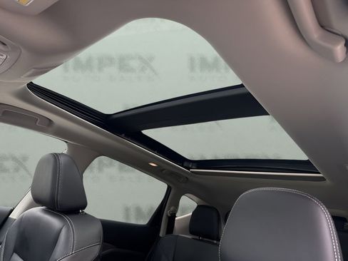 Used 2024 Nissan Murano SL image 12