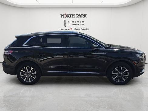 Used 2022 Lincoln Nautilus FWD w/ Premium Package image 6