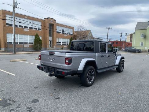Used 2020 Jeep Gladiator Overland image 5