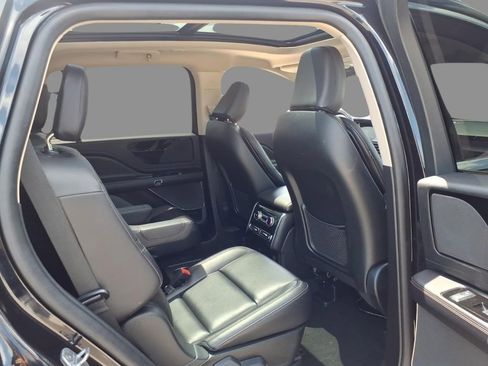 Certified 2023 Lincoln Aviator AWD w/ Premium Package image 11