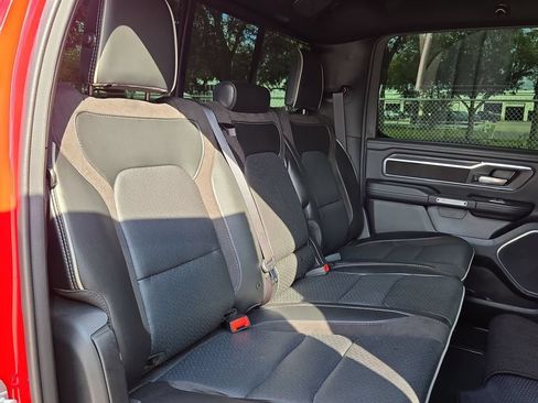 Used 2024 RAM 1500 Laramie AWD/4WD image 32