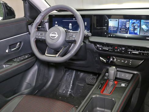 New 2026 Nissan Kicks SR image 4