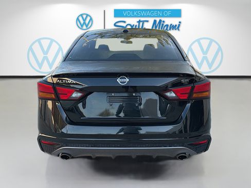 Used 2020 Nissan Altima 2.5 SR w/ Premium Package image 6