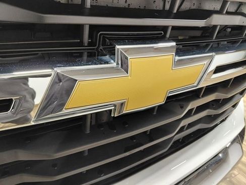 Used 2025 Chevrolet Silverado 2500 LT w/ Convenience Package AWD/4WD image 15