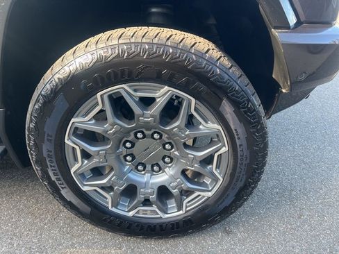 Used 2025 GMC Hummer EV 3X image 13