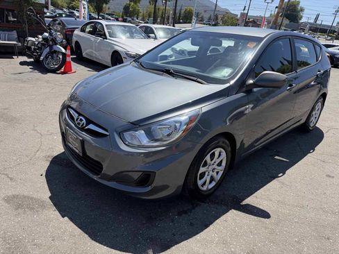 Used 2013 Hyundai Accent GS FWD image 3