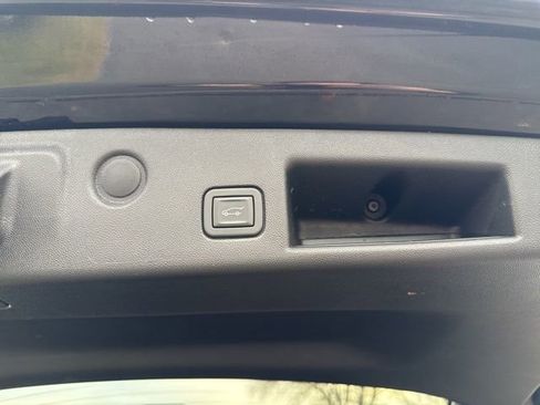 Certified 2023 Chevrolet Equinox LT w/ Driver Convenience Package image 19