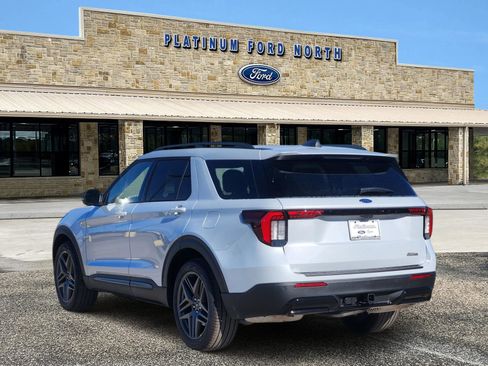 New 2026 Ford Explorer ST-Line w/ ST-Line Street Pack image 4