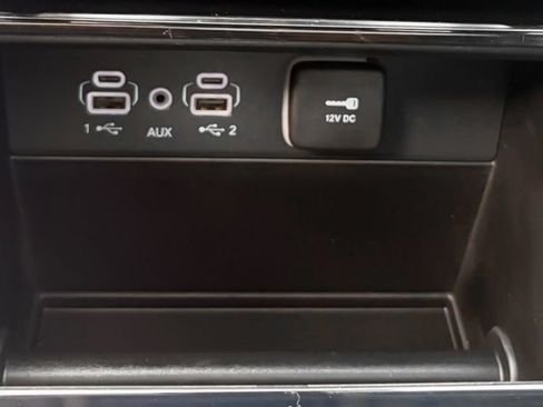 Used 2023 Jeep Grand Cherokee L Limited w/ Black Appearance Package AWD/4WD image 28