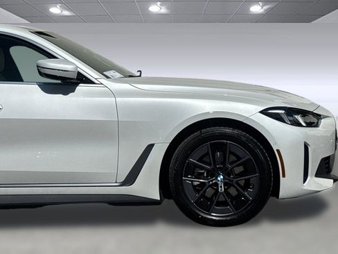 Used 2025 BMW i4 eDrive40 w/ Premium Package RWD image 34