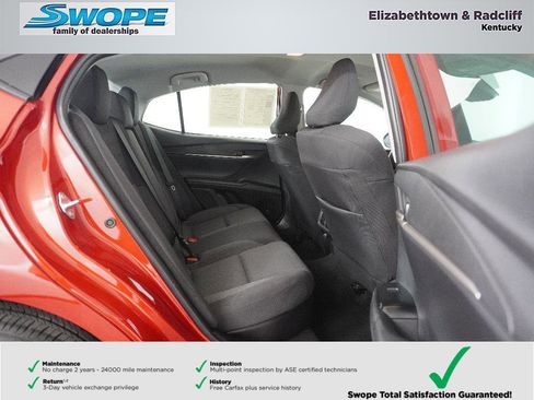 Used 2025 Toyota Camry LE FWD image 9