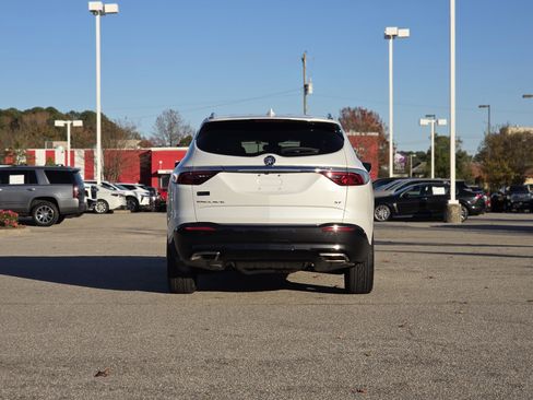 Used 2023 Buick Enclave Essence w/ Sport Touring Edition image 6