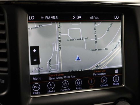 Used 2018 Jeep Grand Cherokee Altitude AWD/4WD image 30