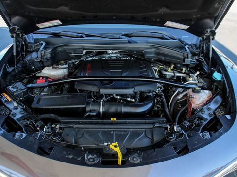 Used 2018 Alfa Romeo Stelvio AWD image 11