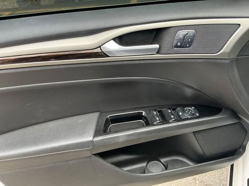 Used 2016 Ford Fusion SE w/ Equipment Group 202A FWD image 15