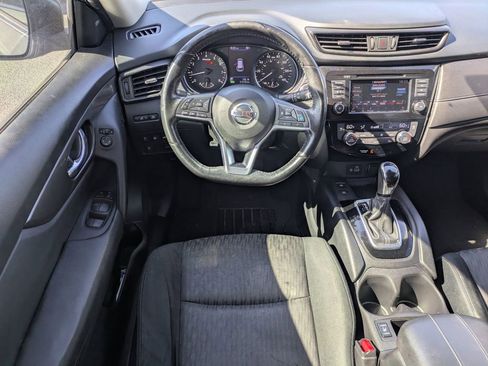 Used 2019 Nissan Rogue SV w/ Premium Package image 17
