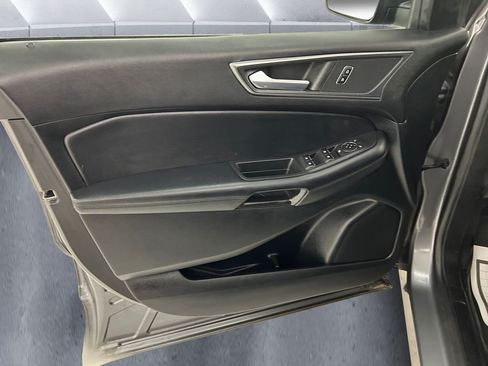 Used 2022 Ford Edge SE AWD/4WD image 12