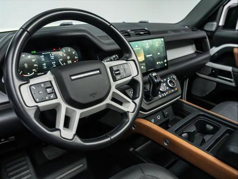 Used 2023 Land Rover Defender 130 SE AWD/4WD image 16