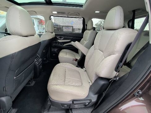 Used 2019 Subaru Ascent Limited AWD/4WD image 5